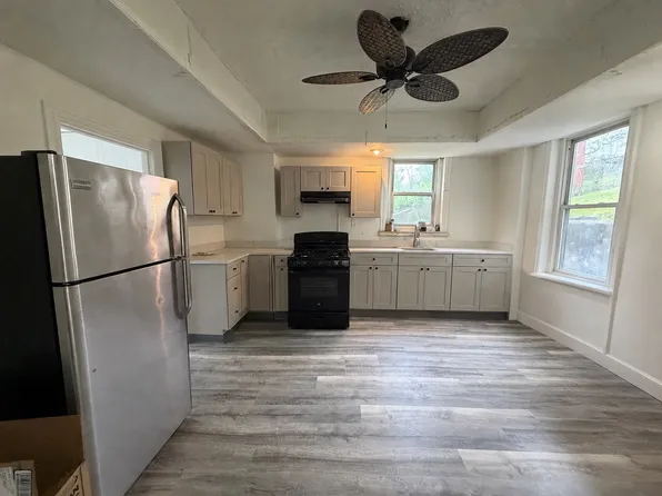 911 Wyandotte St #1, Bethlehem, PA 18015