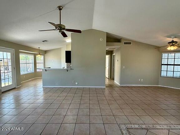 3rd image of 107 W LIBBY Street