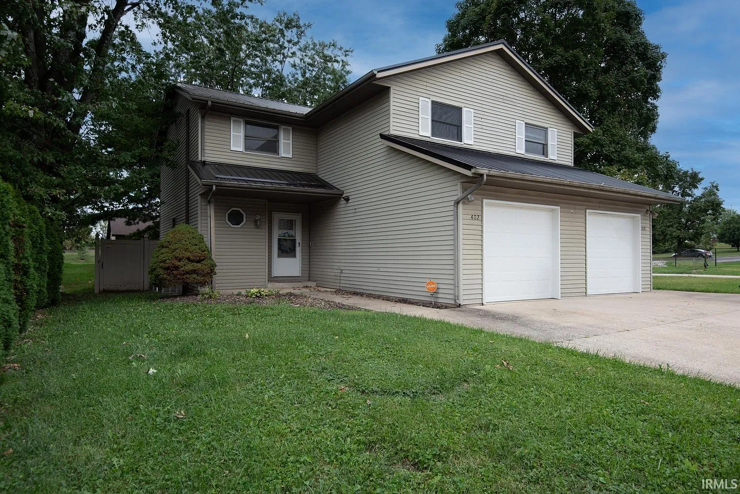3 bed, 2.5 bath, 1334 sqft, $1,700 — Photo 1