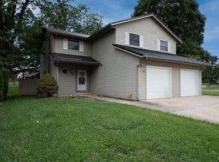402 S Village Ct, Bloomington, IN 47403