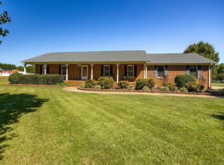930 Henderson Rd, Chesnee, SC 29323