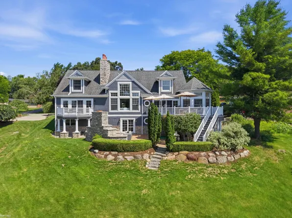 7511 Greene Haven Dr, Clarkston, MI 48348