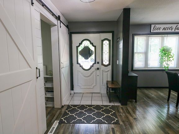 4th image of 2302 Sunset Lake Dr
