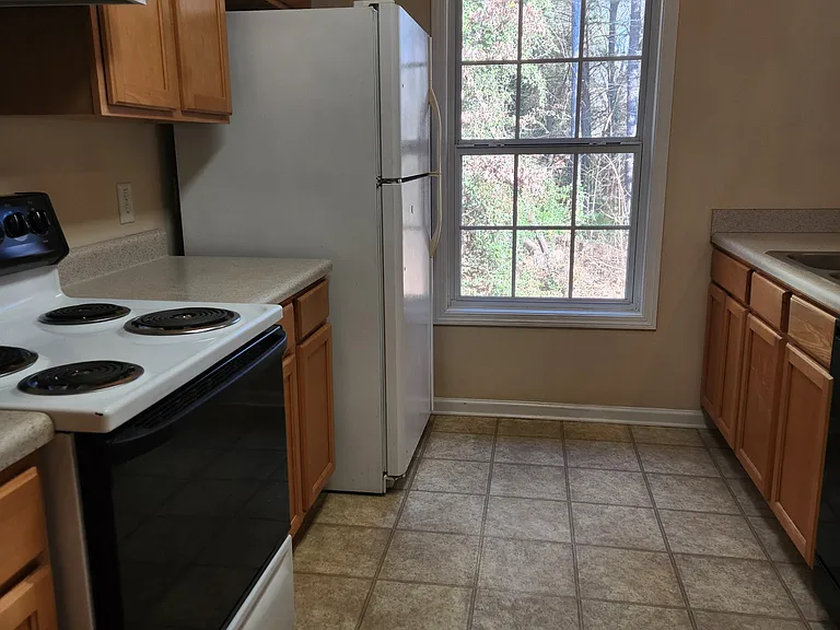 6051 Grovegate Ln — Photo 6