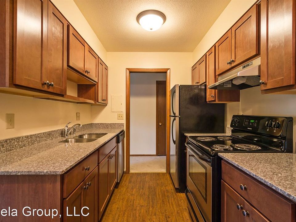 1st image of 2501 Nevada Ave S APT 17