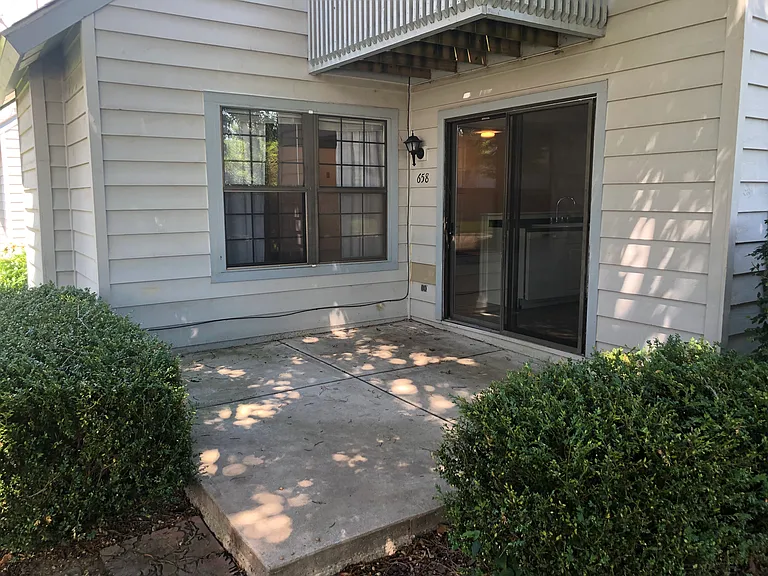 658 Beth Ct — Photo 12