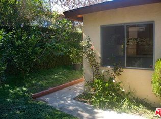 927 El Paso Dr, Los Angeles, CA 90042