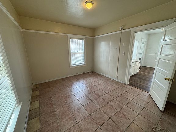 5th image of 1124 W 37th Pl #1124