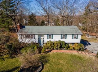 5 Manor Dr W, Poughkeepsie, NY 12603