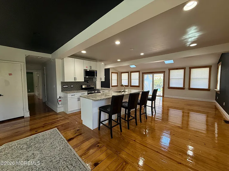 605 Farrelly Ave — Photo 2