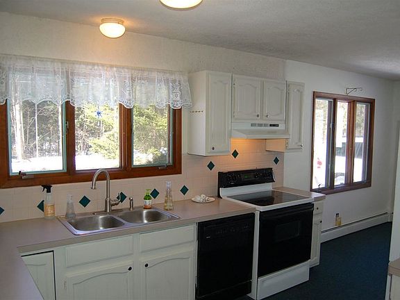 3rd image of 5474 E Shore Dr NE