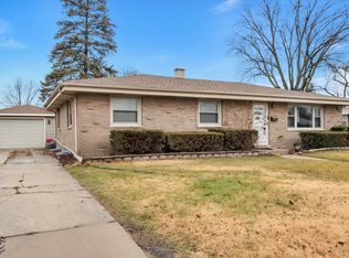 1607 Oneida St, Joliet, IL 60435