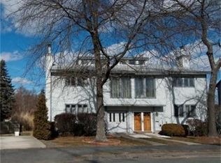 4 Sutton Pl, Swampscott, MA 01907