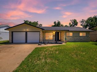 2116 Chelsea Dr, Edgecliff Village, TX 76134