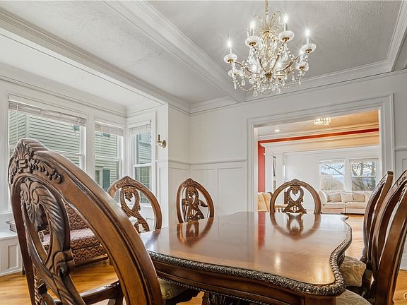 4th image of 26 Burwell St