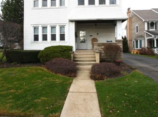 8 E Euclid Ave APT 2, Arlington Heights, IL 60004