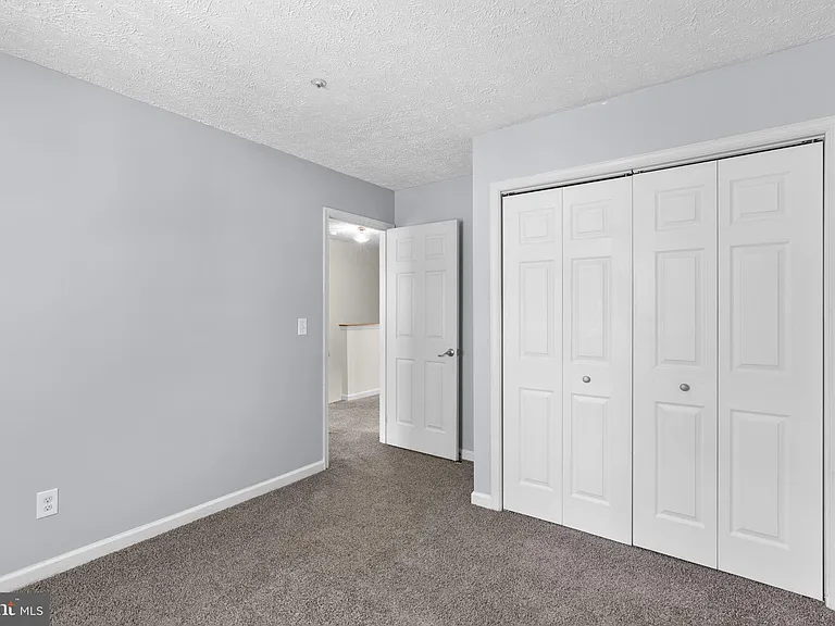1043 Debbie Ave — Photo 28