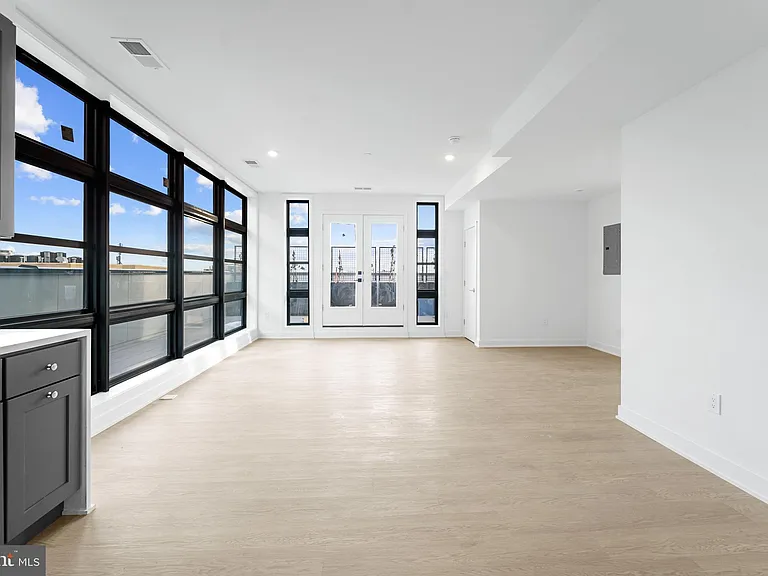 1417 Belmont St NW #P503 — Photo 1