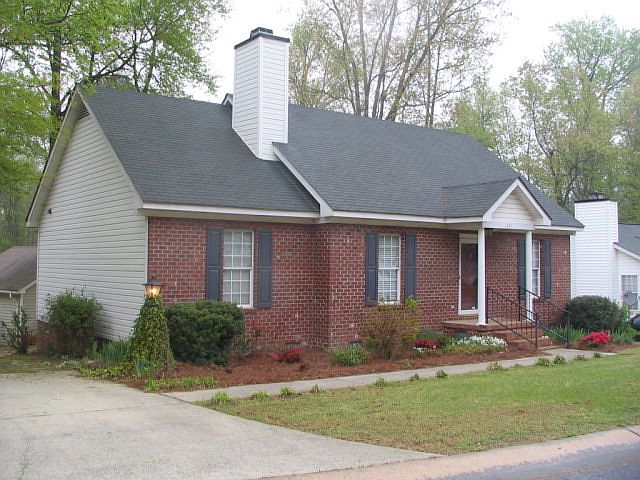 1st image of 621 Pine Knoll Dr