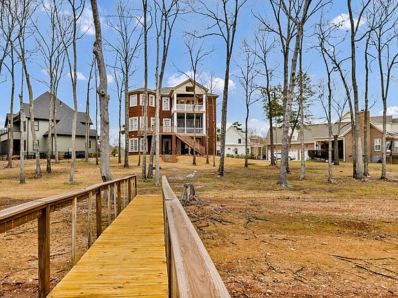 4th image of 170 Summer Bay Dr