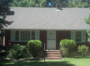 11 Monhegan Ave, Oakland, NJ 07436