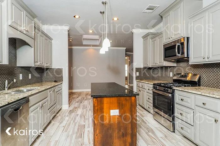 7408 Mosley St — Photo 6