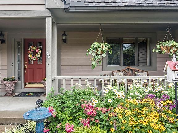 3rd image of 1022 Denman Ct
