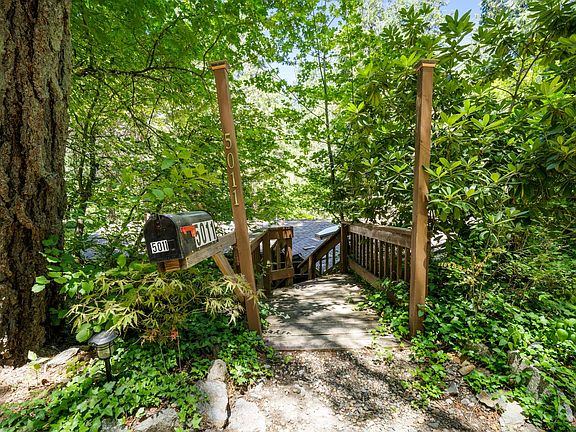 3rd image of 5011 Clear Creek Rd