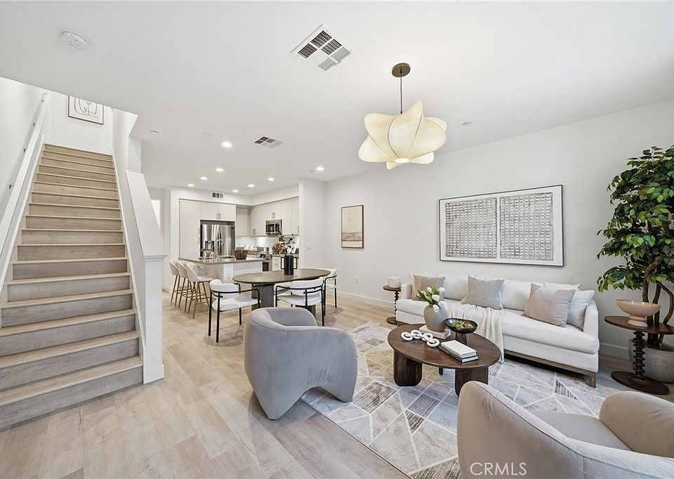 1st image of 2718 Santa Anita Ave
