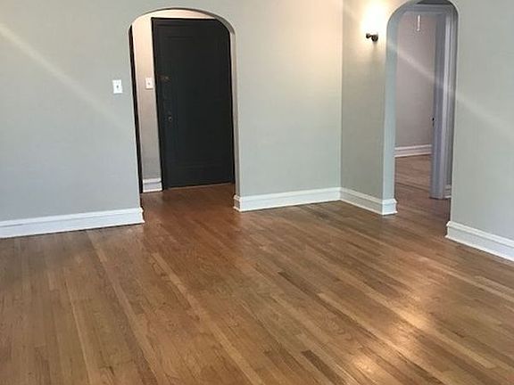 3rd image of 4858 N Hermitage Ave APT 3A