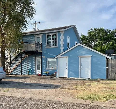 2413 SW 9th Ave #B