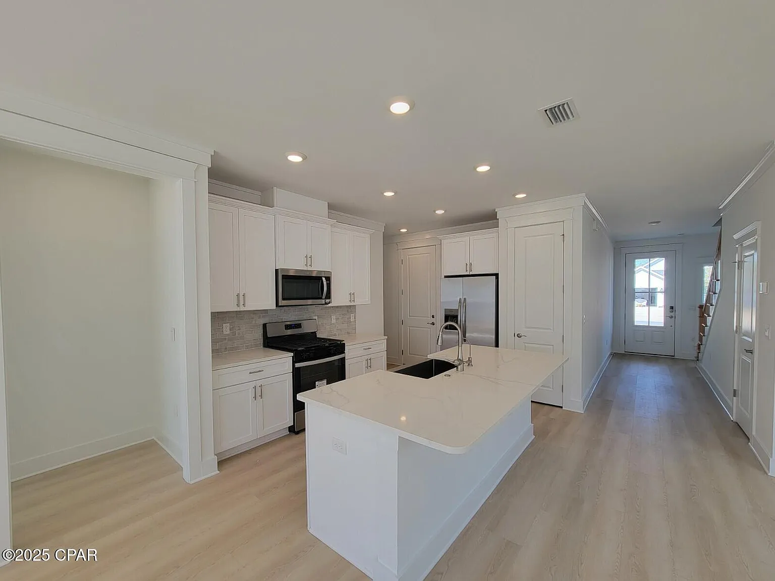 4 bed, 3.5 bath, 2144 sqft, $3,100 — Photo 4
