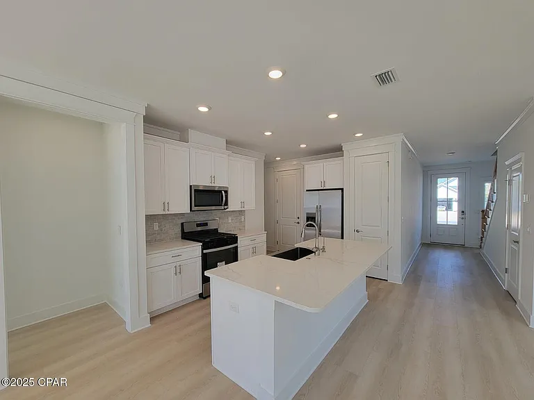 824 Walsonham Dr — Photo 4