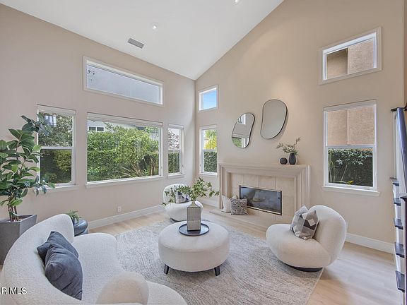 4th image of 2594 Oak Valley Ln