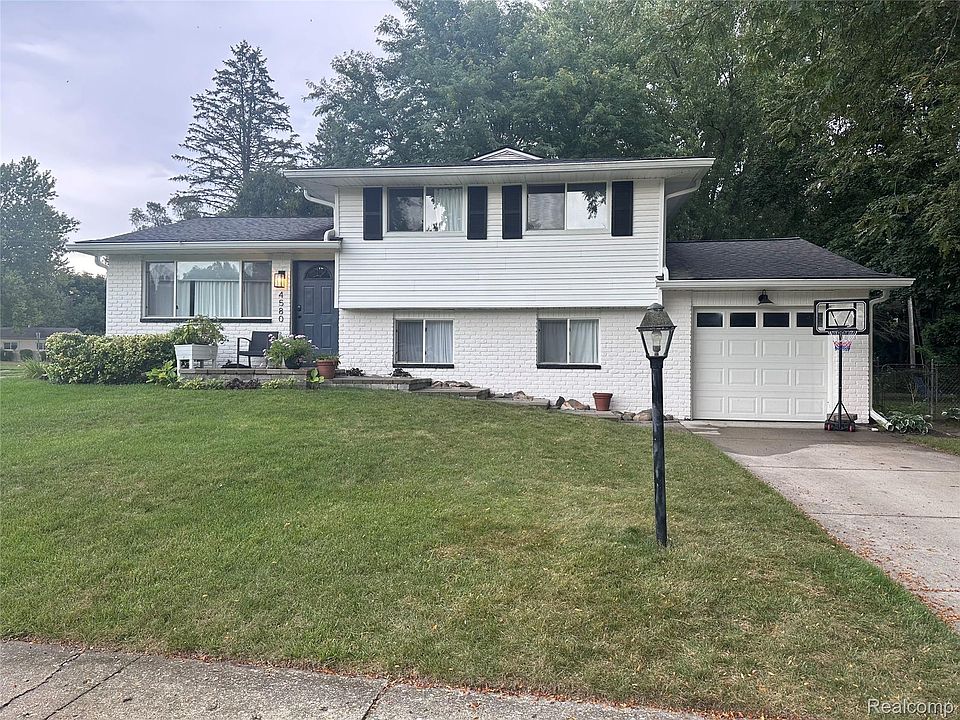 1st image of 4580 Chadsworth St