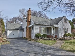 258 Colebrook Dr, Rochester, NY 14617