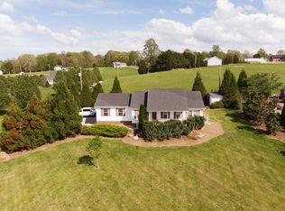 913 Franklin Rd, Charlotte, TN 37036