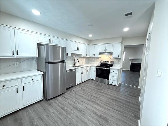 4th image of 2897 Torreya Way SE