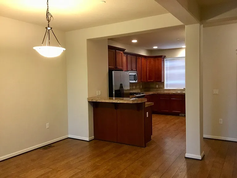 10012 SE Old Town Ct — Photo 6