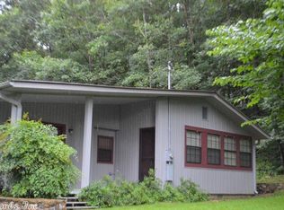 4 Pine St, Greers Ferry, AR 72067
