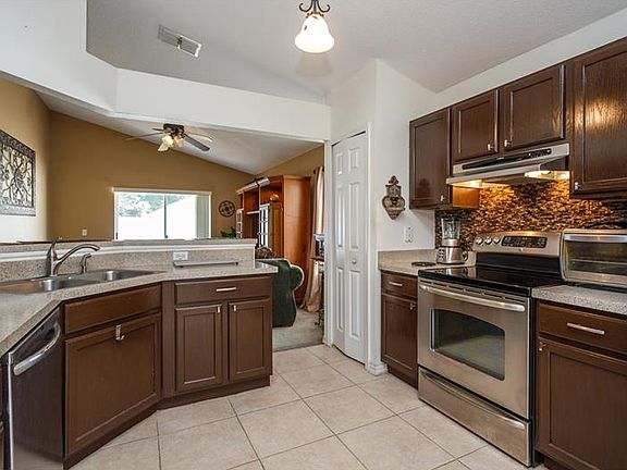 3rd image of 4148 Stonefield Dr