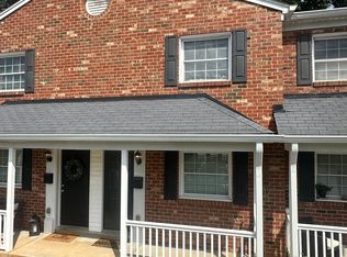 1215 Green Oaks Ln APT K, Charlotte, NC 28205