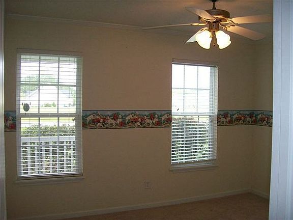 5th image of 715 Mary Carter Ln