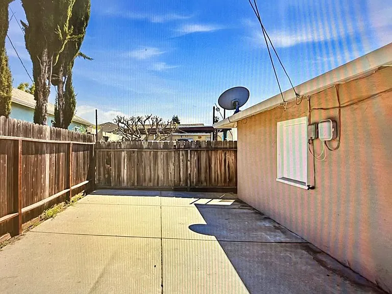Minna Ave — Photo 5