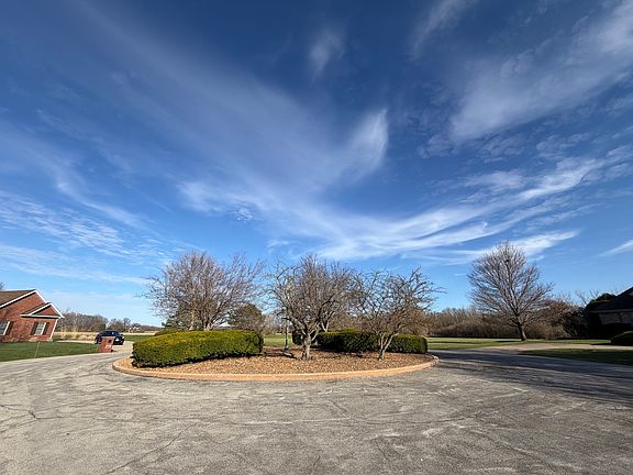 4th image of 1013 Raccoon Cir