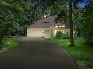10032 Saint Clairs Retreat, Fort Wayne, IN