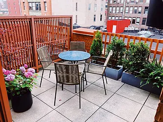 Rented by Green City Realty