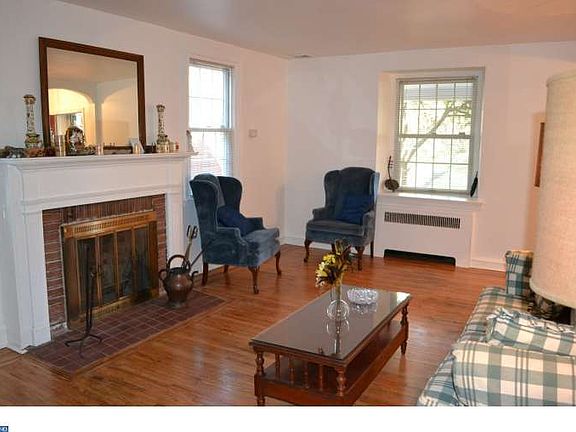 4th image of 424 E Mount Pleasant Ave