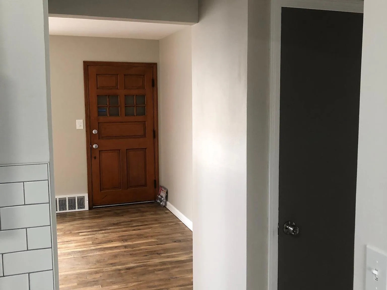 3 bed, 1220 sqft, $2,100 — Photo 4