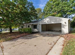 3901 Douglas Ave, Des Moines, IA 50310